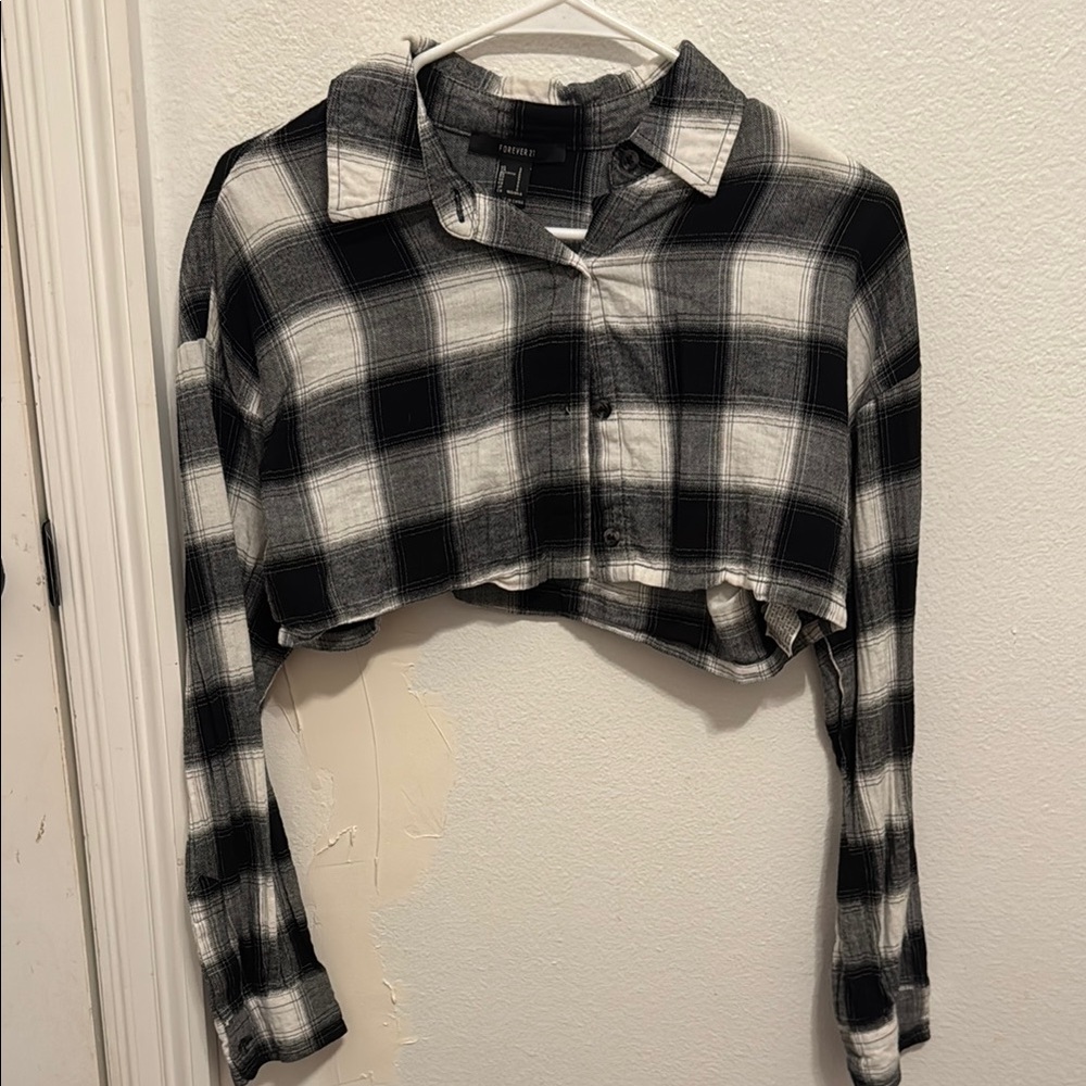 Forever 21 Black and White Plaid Cropped Shirt